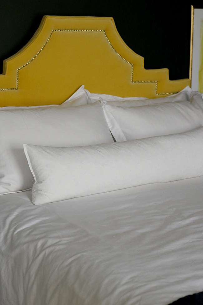 DIY Bolster Cushion Insert - see how on www.swoonworthy.org