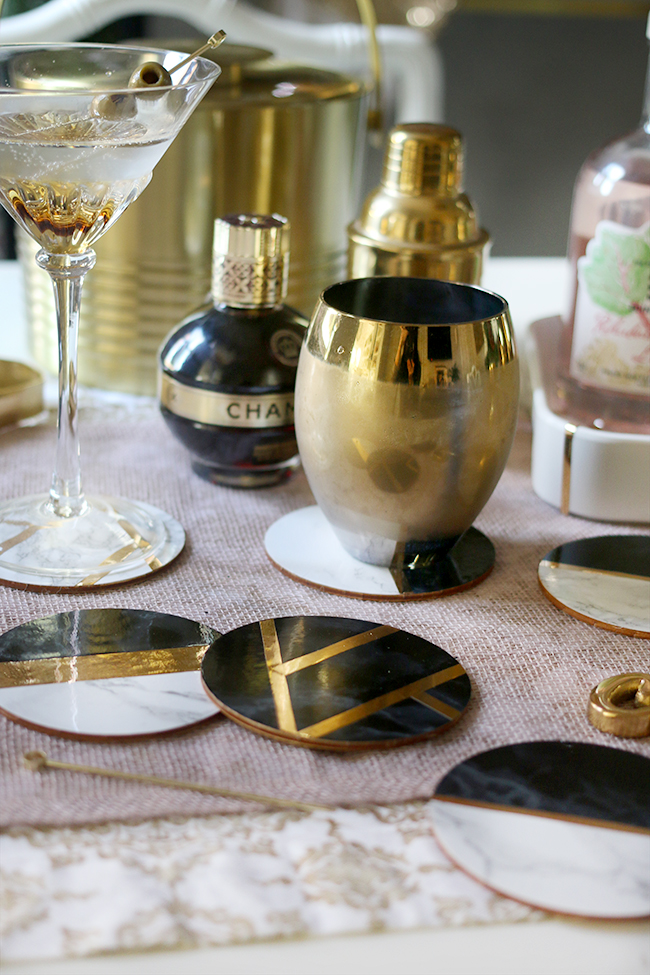 Marble and Gold DIY Coasters - these are so easy to make! Check out the full tutorial on www.swoonworthy.org