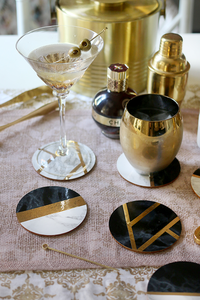 Marble and Gold DIY Coasters - these are so easy to make! Check out the full tutorial on www.swoonworthy.org