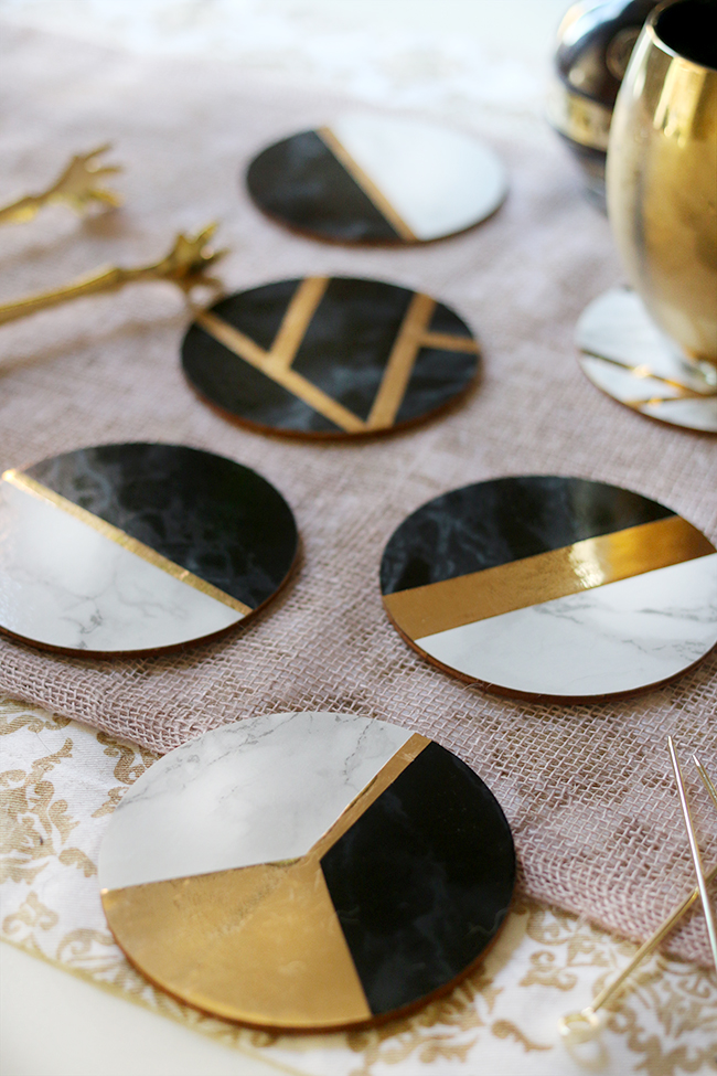 Marble and Gold DIY Coasters - these are so easy to make! Check out the full tutorial on www.swoonworthy.org